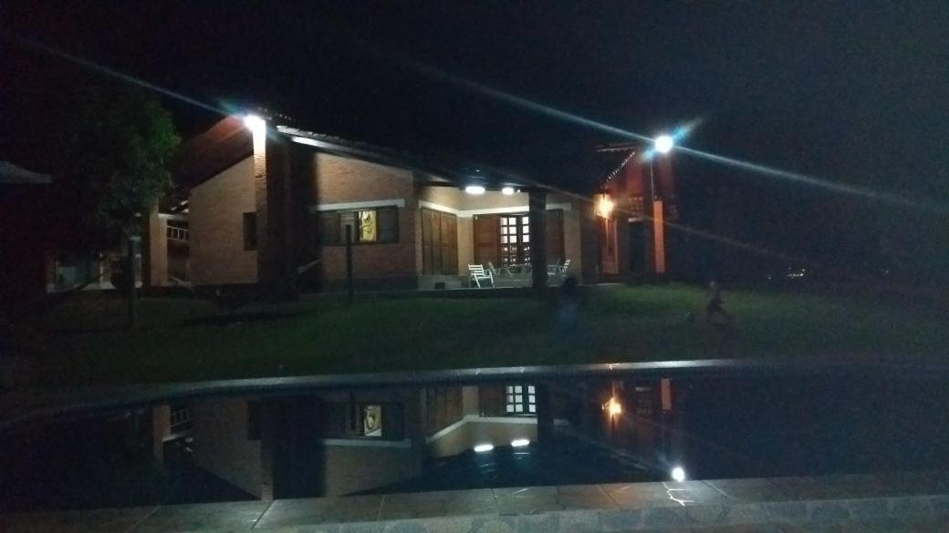 Villa Chacara Charbella Tres Ranchos Exterior foto