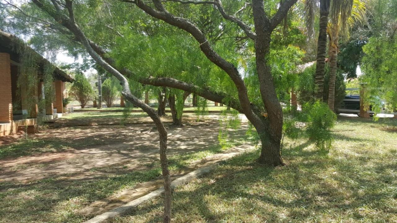 Villa Chacara Charbella Tres Ranchos Exterior foto
